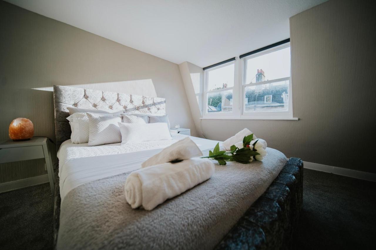 Roman Penthouse- City Skyline Views, 4K Tvs, 5G Wifi And More! Apartment บาธ ภายนอก รูปภาพ