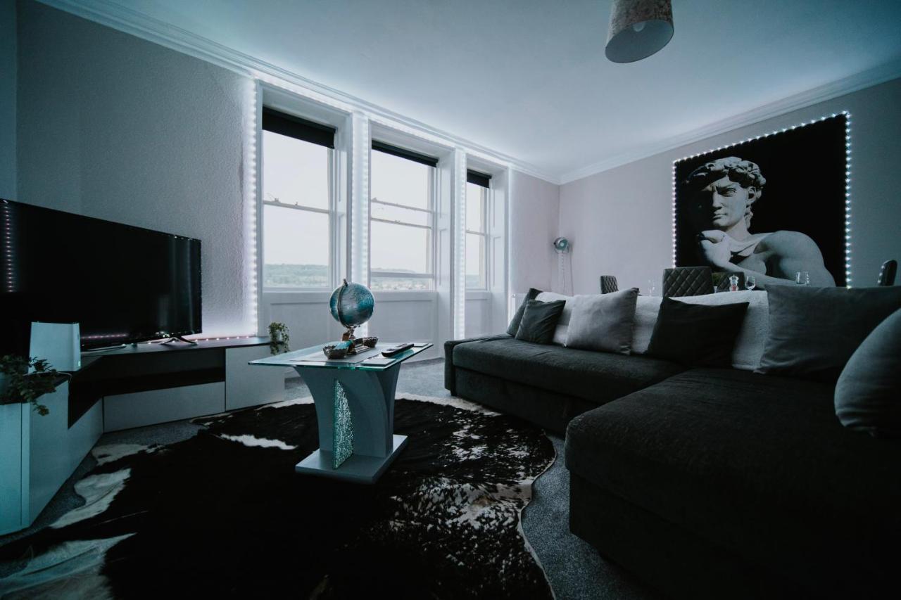 Roman Penthouse- City Skyline Views, 4K Tvs, 5G Wifi And More! Apartment บาธ ภายนอก รูปภาพ